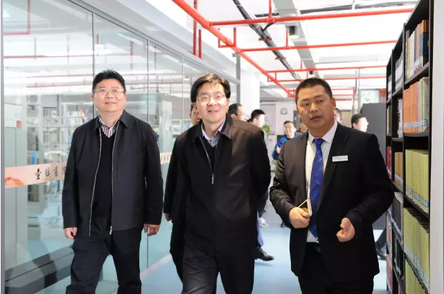 高端拉床,專用機床,內(nèi)拉床,外拉床,數(shù)控機床,自動化生產(chǎn)線,工業(yè)機器人,拉床,拉刀,自動化 高端拉床,專用機床,內(nèi)拉床,外拉床,數(shù)控機床,自動化生產(chǎn)線,工業(yè)機器人,拉床,拉刀,自動化