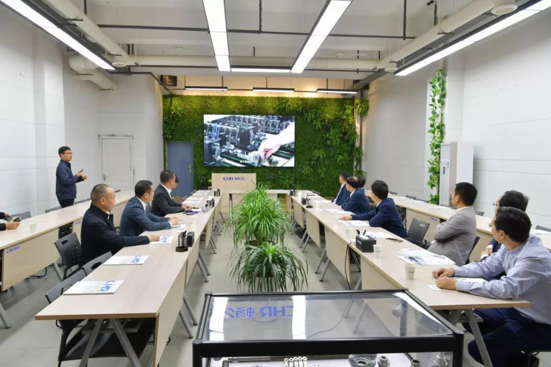 高端拉床,專用機床,內(nèi)拉床,外拉床,數(shù)控機床,自動化生產(chǎn)線,工業(yè)機器人,拉床,拉刀,自動化