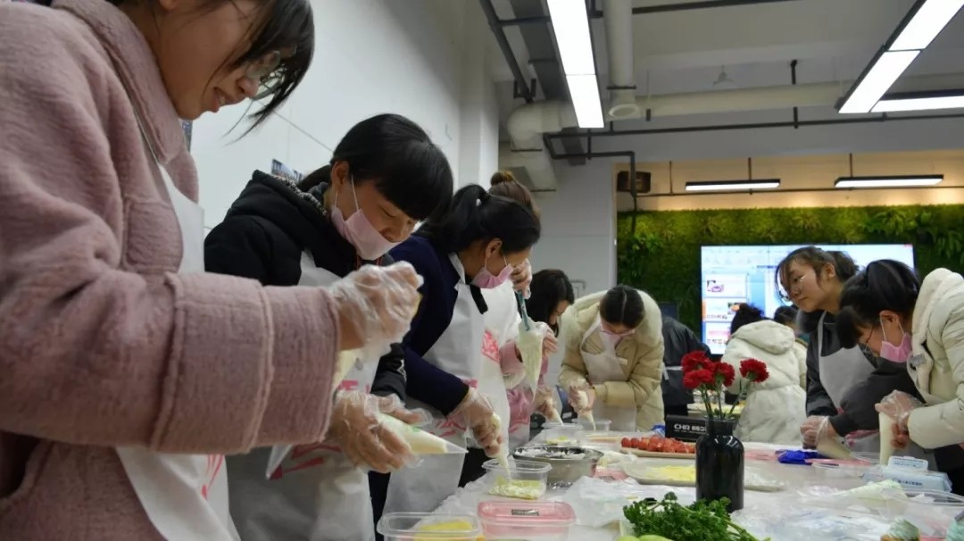 高端拉床,專用機床,內(nèi)拉床,外拉床,數(shù)控機床,自動化生產(chǎn)線,工業(yè)機器人,拉床,拉刀,自動化 高端拉床,專用機床,內(nèi)拉床,外拉床,數(shù)控機床,自動化生產(chǎn)線,工業(yè)機器人,拉床,拉刀,自動化